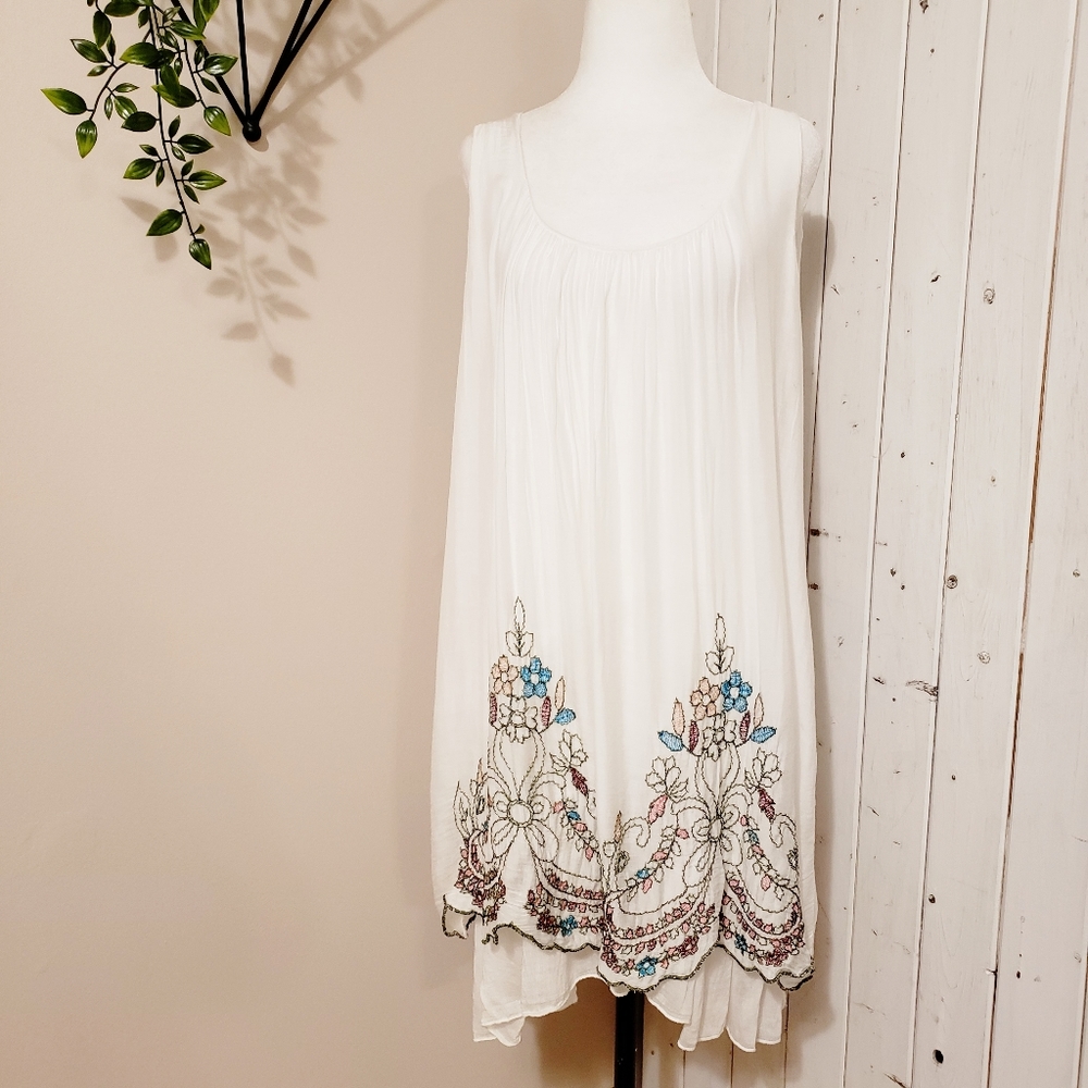 ITALIAN SILK BLEND EMBROIDERED LONG SLEEVELESS TOP